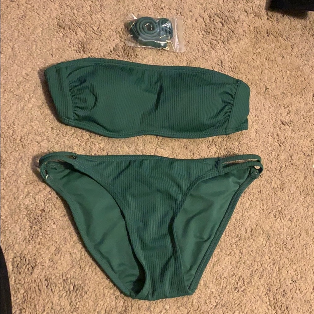 Green strapless bikini. Top and bottom xs